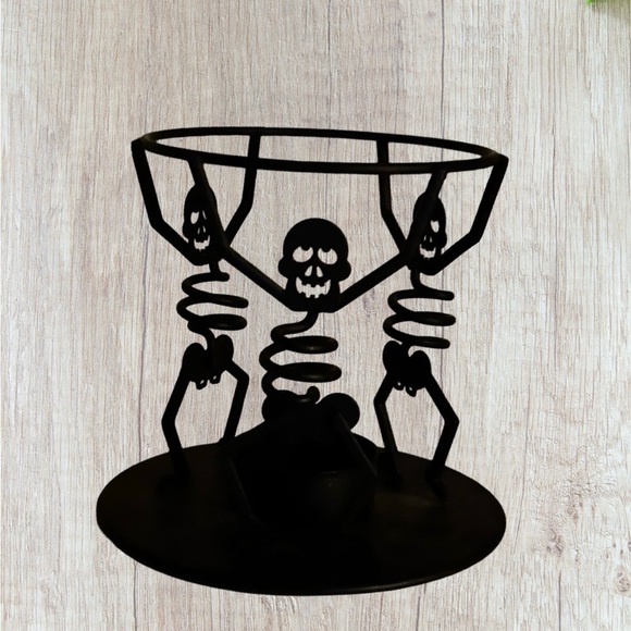 PartyLite Mr. Bones HALLOWEEN Aroma Melts Wax Warmer Retired P8603 Black Metal. - Picture 2 of 16